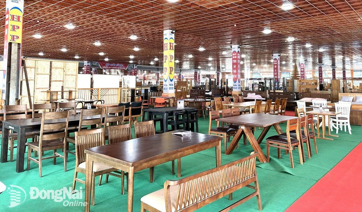 Ngành gỗ là một trong những ngành xuất khẩu trực tiếp của Đồng Nai. Ảnh: Ngọc Liên