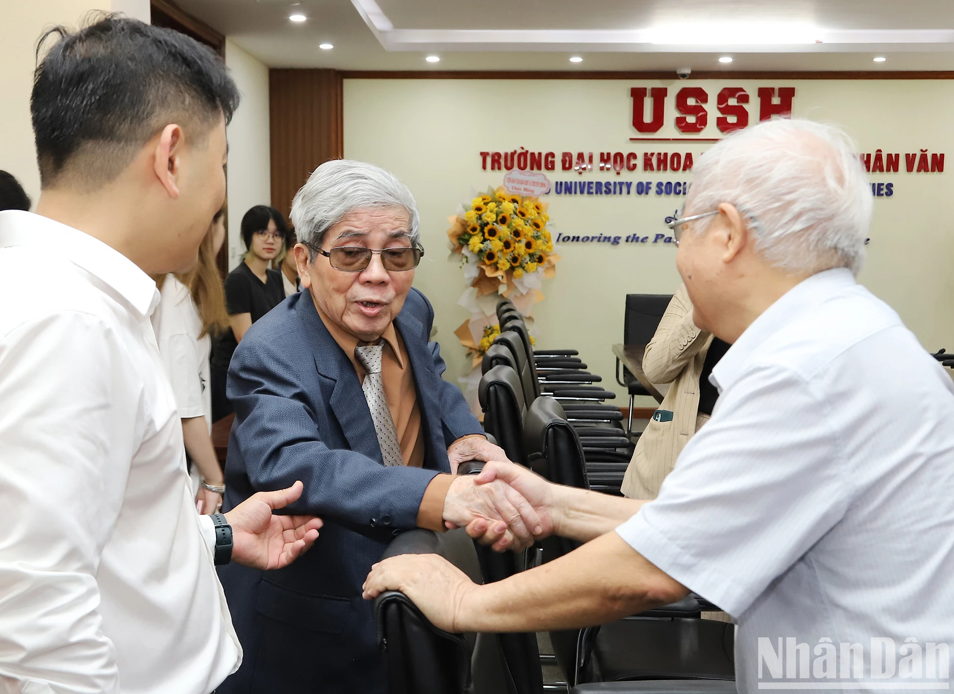 [Photo] Le professeur Ha Minh Duc et sa conférence honorifique à l'âge de 90 ans photo 9