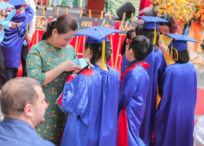 Xúc động lá thư cô hiệu trưởng viết cho ngày học sinh lớp 5 tạm biệt mái trường  - Ảnh 5.