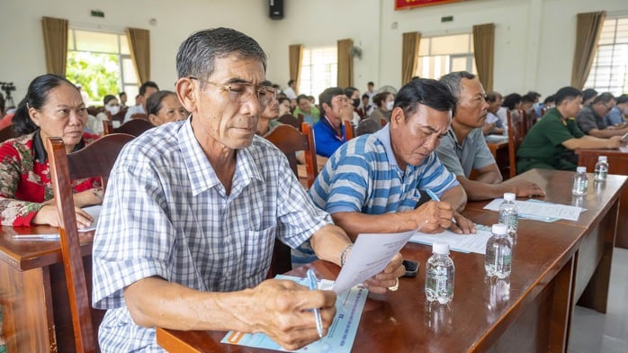 Tiếp sức cho ngư dân vươn khơi bám biển- Ảnh 6.