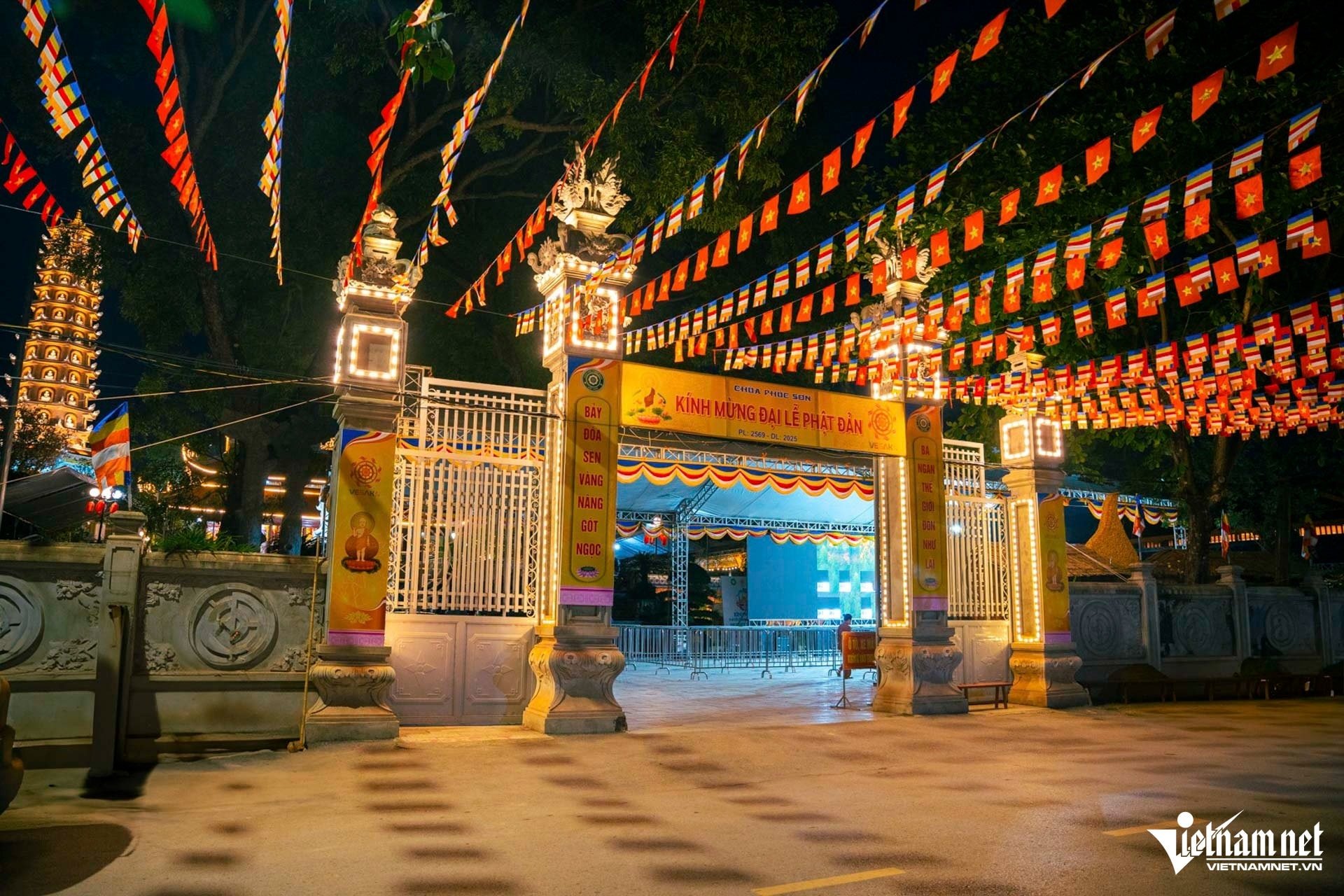 W-Phuc Son Pagoda_12.JPG.jpg