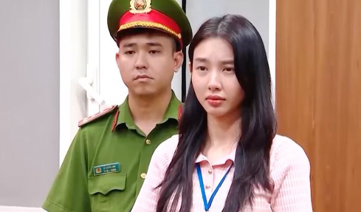 បេក្ខភាព​របស់​កញ្ញា Thuy Tien នៃ "មុខ​ក្មេង​វៀតណាម​ឆ្នើម" ត្រូវ​បាន​ដកហូត