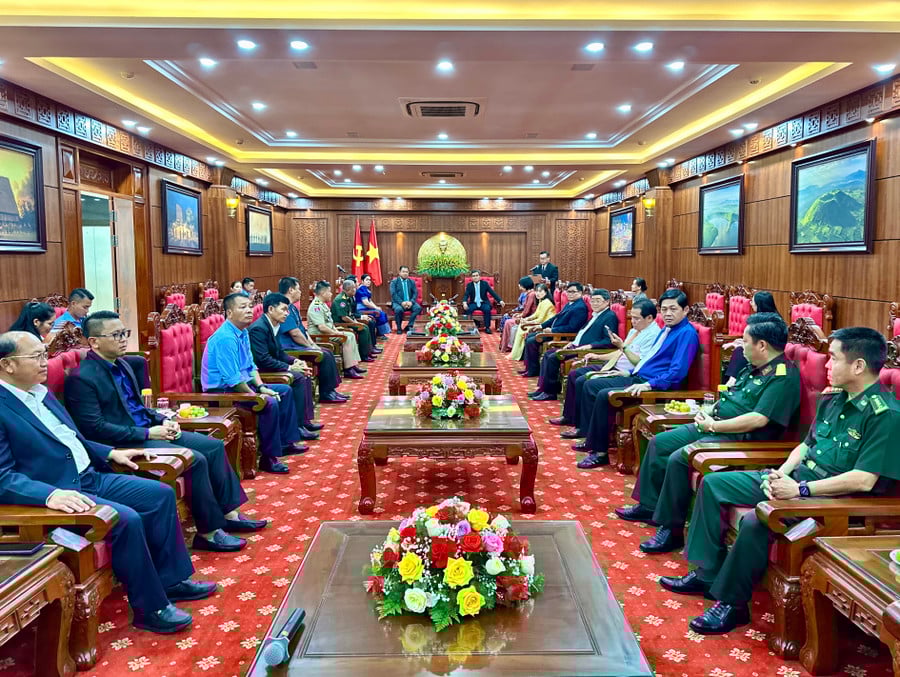 quang-canh-buoi-tiep-xa-giao-cua-lanh-dao-tinh-voi-doan-dai-bieu-cap-cao-tinh-stung-treng-anh-ha-duy.jpg