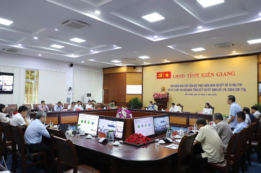 Quang cảnh cuộc họp