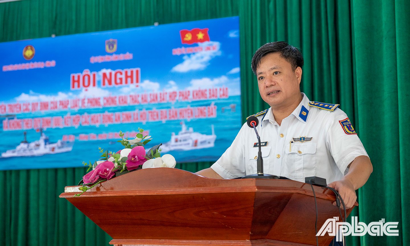 Đại tá Nguyễn Đức Hiếu, Phó Tư lệnh Pháp luật, Bộ Tư lệnh Vùng Cảnh sát biển 3 phát biểu tại chương trình.