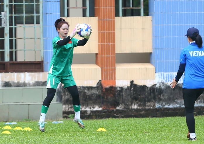 Ngắm các bống hồng xinh đẹp U19 nữ Việt Nam - Ảnh 3.