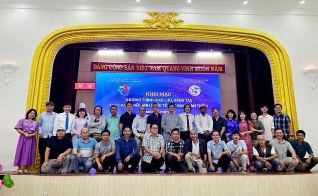 Khai mạc Festival Nhiếp ảnh quốc tế Việt Nam lần thứ 3 năm 2025 - Ảnh 2.