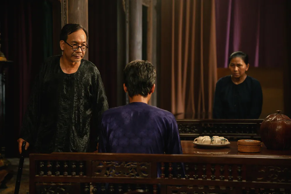 nghe si duc khue 3.jpg