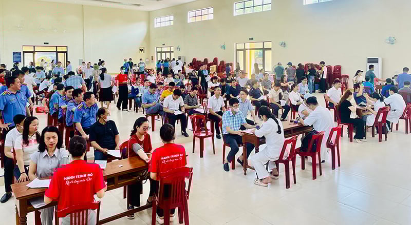 Ngày hội hiến máu thu hút hơn 600 tình nguyện viên đến từ các công đoàn cơ sở trực thuộc Liên đoàn Lao động tỉnh.