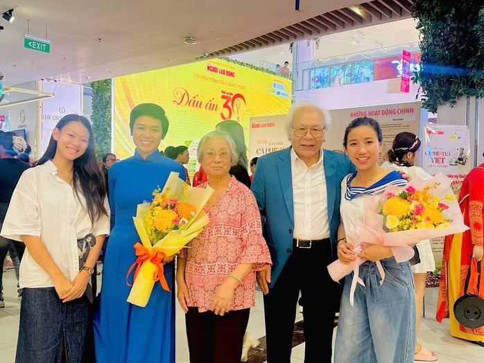 Nhạc sĩ Mai Trầm viết Ca khúc 