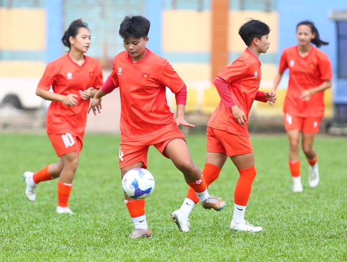 Ngắm các bống hồng xinh đẹp U19 nữ Việt Nam - Ảnh 9.