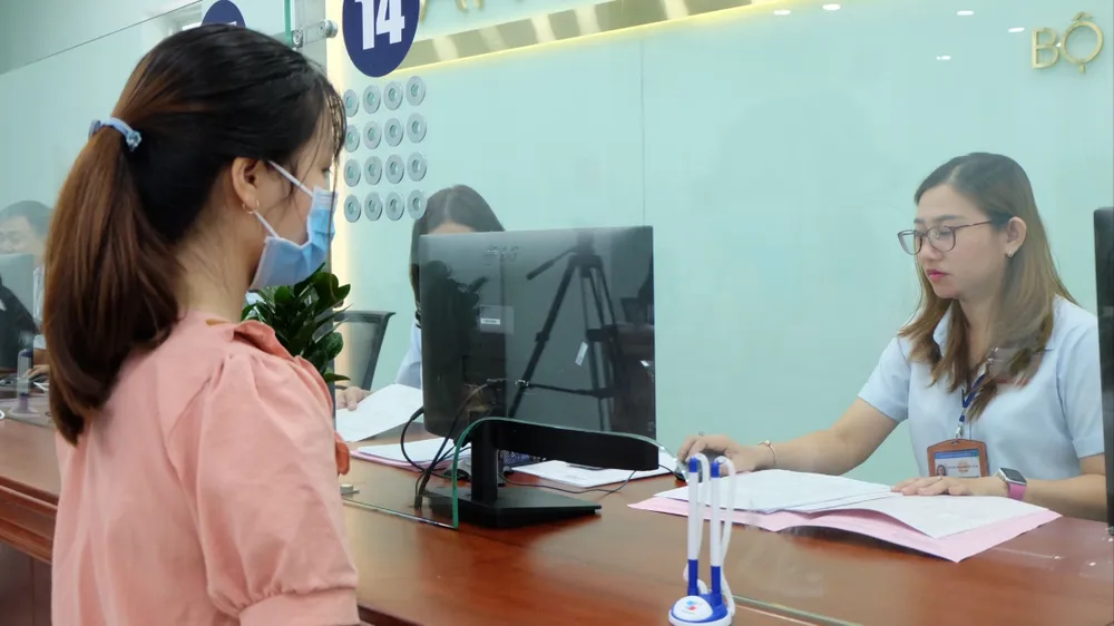 ការចំណាយលើការអនុលោមតាមនិតិវិធីរដ្ឋបាលគឺជាង 120.000 ពាន់លានដុង/ឆ្នាំ នាយករដ្ឋមន្ត្រីបានស្នើឱ្យកាត់បន្ថយ និងសម្រួលនីតិវិធីរដ្ឋបាល។ រូបភាព
