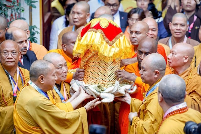 Quảng Ninh đón xá lợi Phật tại Yên Tử: Sự kiện văn hóa tâm linh đặc biệt - Ảnh 3.