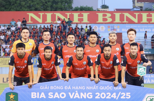 Sớm thăng hạng V-League, CLB Ninh Bình không còn 'sống trong sợ hãi' bởi điều đặc biệt này…- Ảnh 1.
