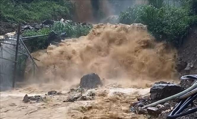 Cảnh báo lũ quét, sạt lở đất do mưa lớn ở các tỉnh vùng núi phía Bắc ngày 23/5.