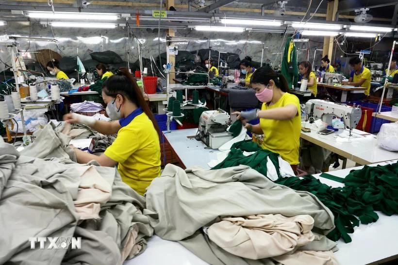 Xưởng gia công hàng dệt may xuất khẩu.