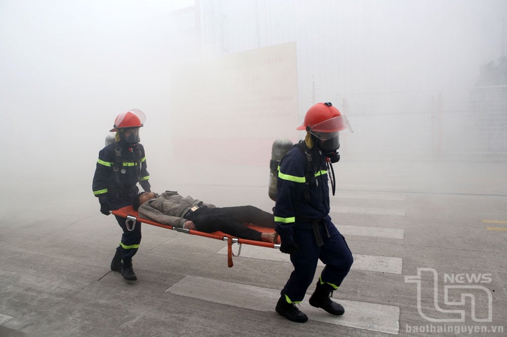 In any circumstance, journalists must be the ones to breathe life into words and images to 
