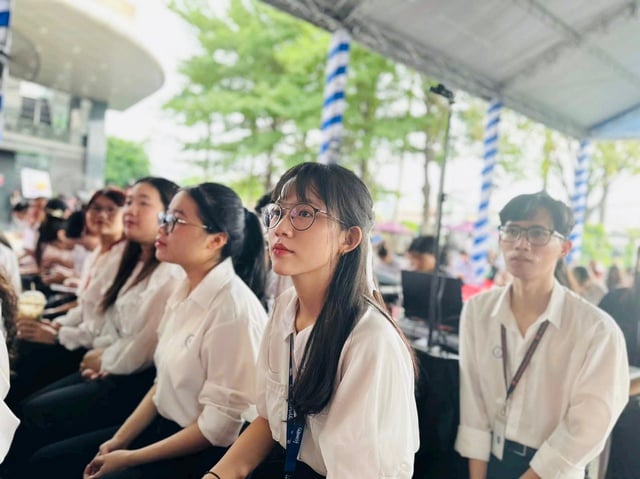Tuyển sinh ĐH 2025: Ngoài sức khỏe và sư phạm, pháp luật cũng có quy định riêng - Ảnh 1.
