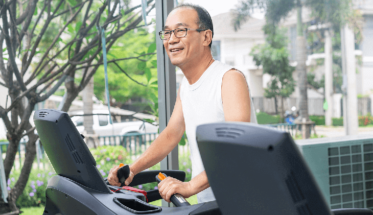 'Những môn thể thao nên từ bỏ ở tuổi 45', người ủng hộ, người nói chơi thể thao nặng mà vẫn khỏe - Ảnh 1.