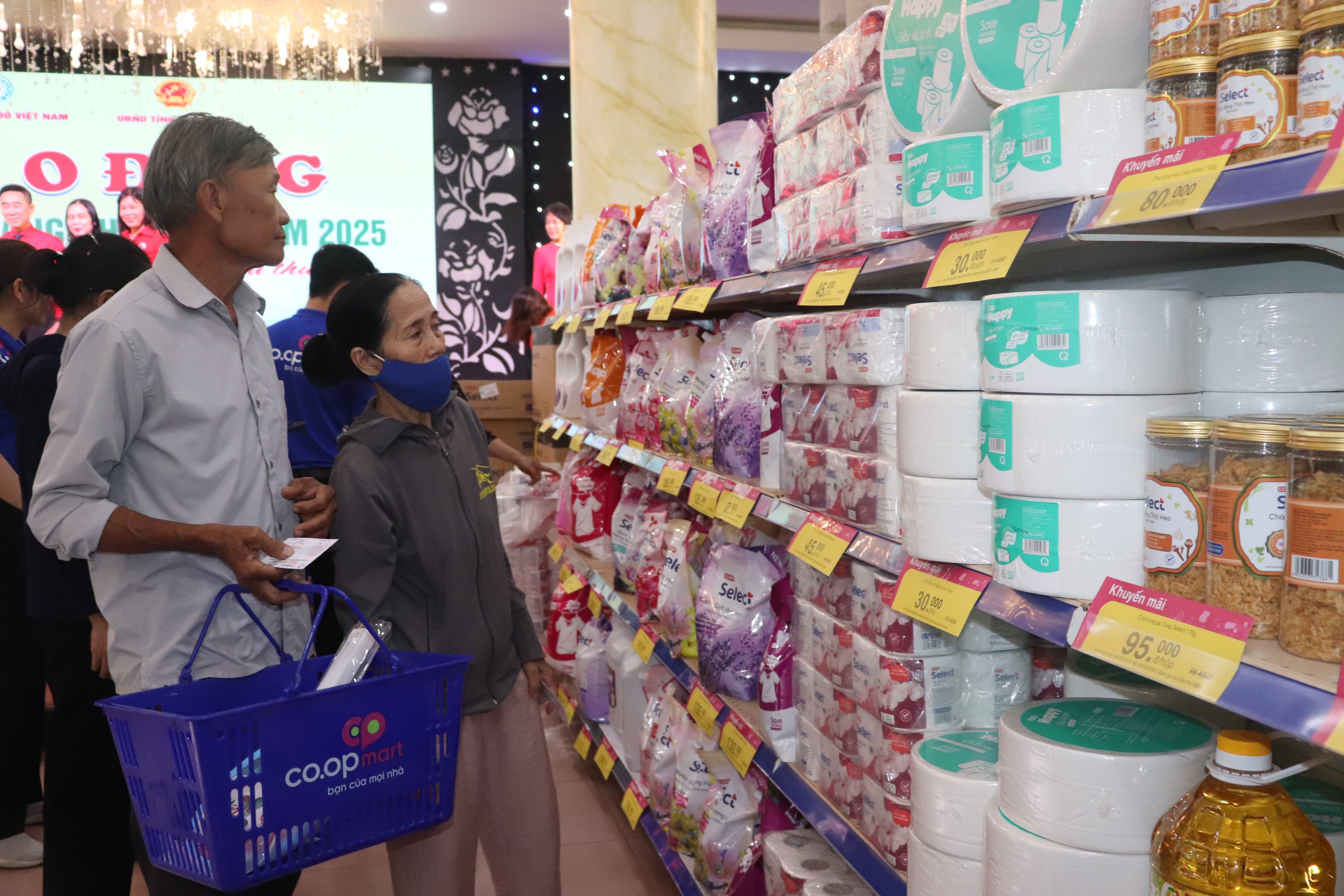 “Chợ 0 đồng” - lan tỏa nghĩa tình với người yếu thế