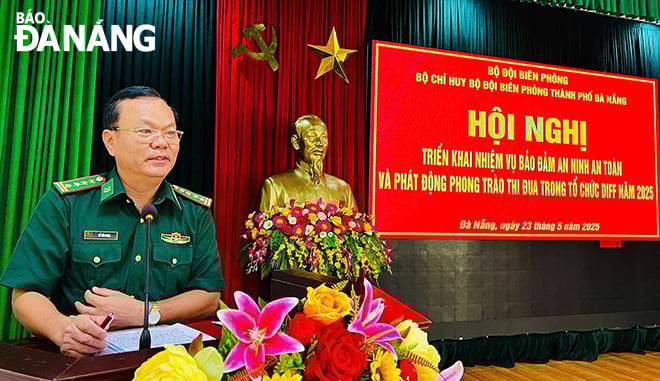 Đại tá Đỗ Văn Đông, Bí thư Đảng ủy, Chính ủy BĐBP thành phố Đà Nẵng phát động phong trào thi đua trong thực hiện nhiệm vụ tại Lễ hội pháo hoa quốc tế Đà Nẵng