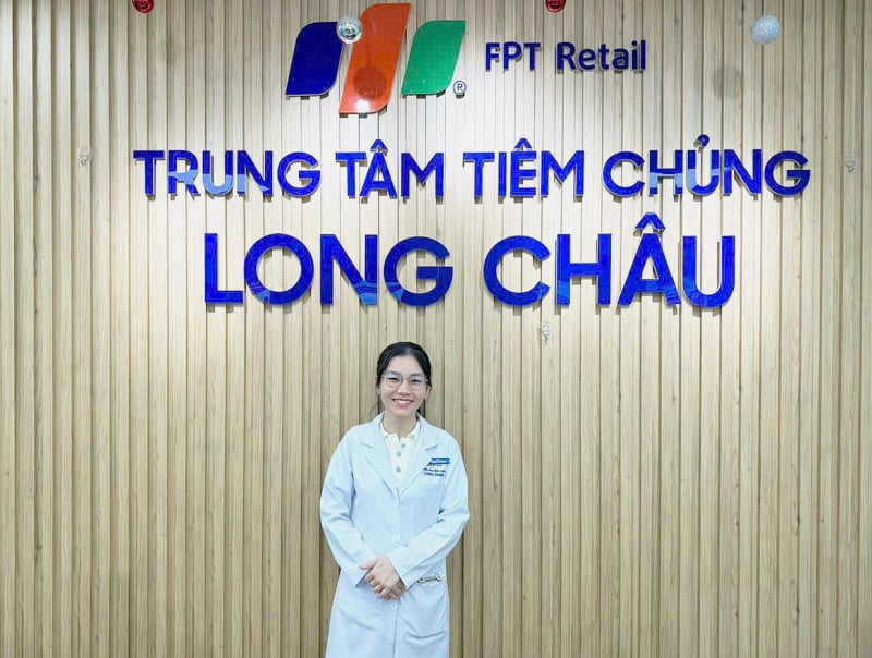 Bác sĩ tiêm chủng Long Châu kịp thời cứu sống người dân bị đột quỵ -1