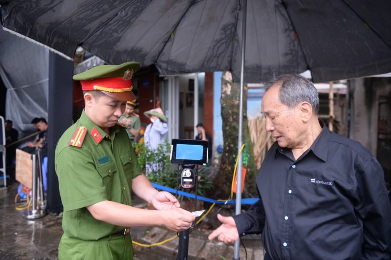 People mourn former President Tran Duc Luong -0