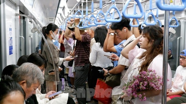 Có thể dùng căn cước gắn chip thay vé tháng đi metro TPHCM từ 1/6 ảnh 1