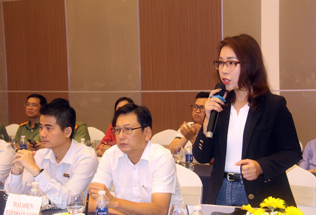 Experts shared about the advantages and potential for developing a concentrated IT park in Dong Nai at the scientific workshop implementing Resolution No. 57-NQ/TW of the Politburo on breakthroughs in science, technology, innovation and national digital transformation in Dong Nai province held in March 2025. Photo: L. Phuong   