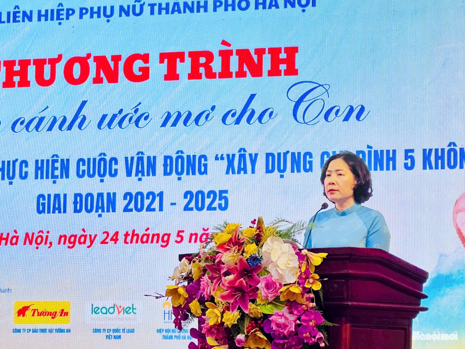 W_le-kim-anh.jpg
