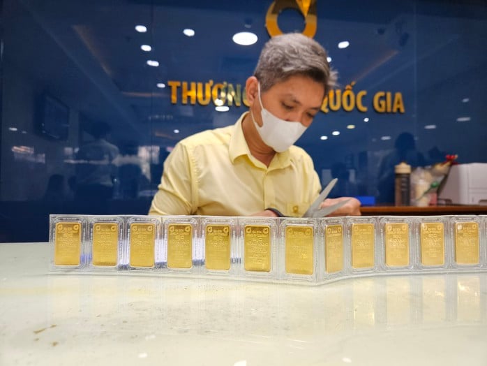 Giá vàng miếng, vàng nhẫn tăng nhanh trong sáng 24-5 - Ảnh 2.