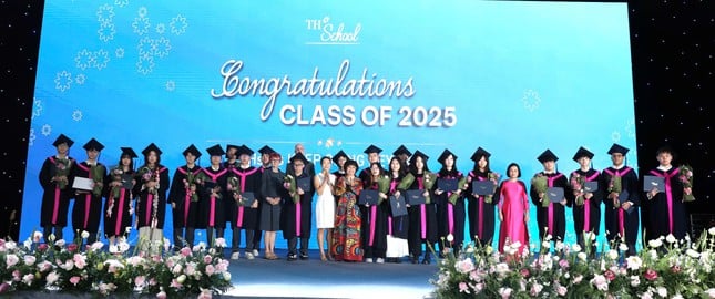Lễ tốt nghiệp TH School Hòa Lạc: Học sinh cũ trở về khẳng định 1 điều, các phụ huynh nghe mà 'mát lòng' ảnh 1