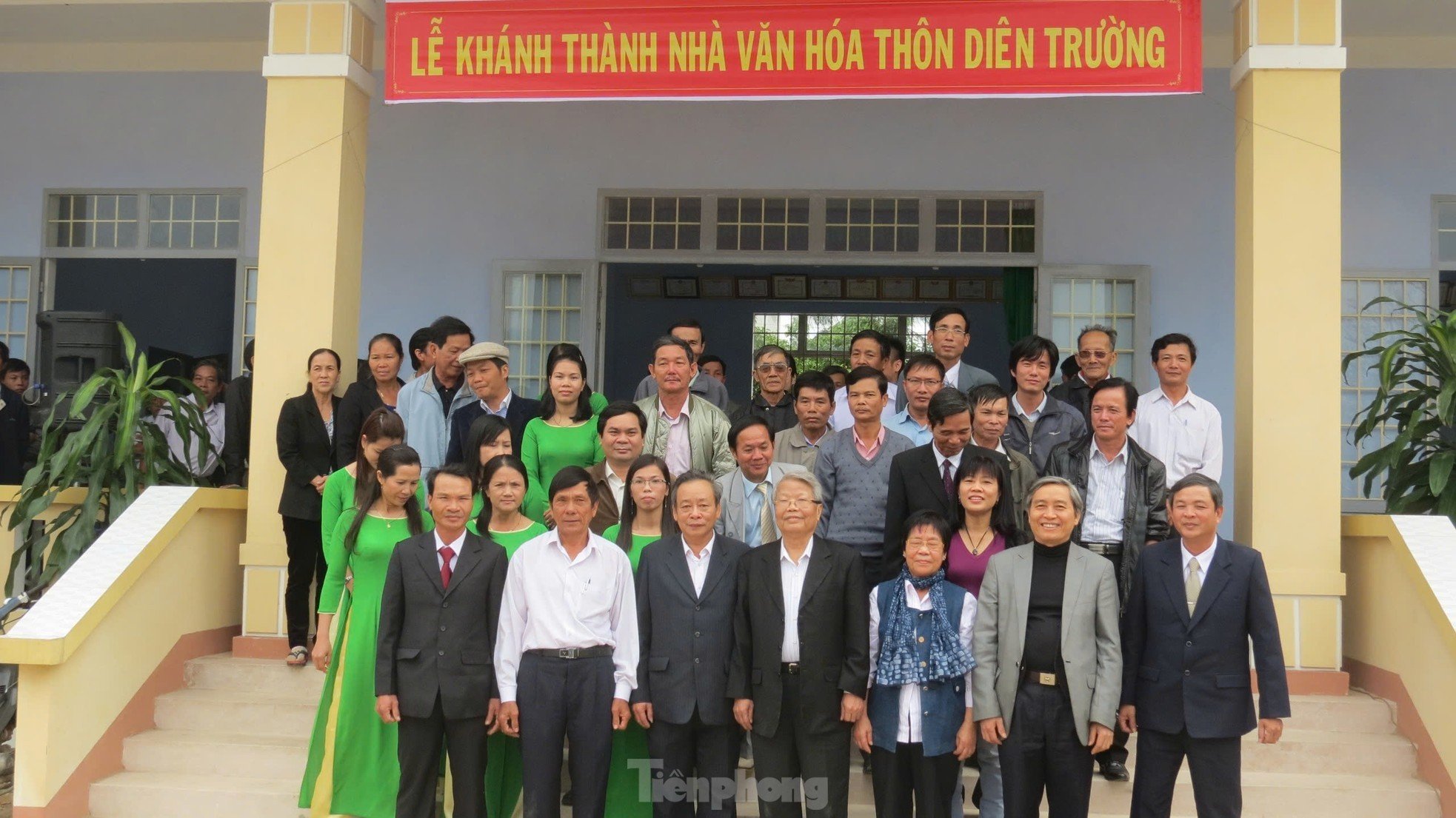 Nguyên Chủ tịch nước Trần Đức Lương dự lễ khánh thành nhà văn hóa thôn Diên Trường.