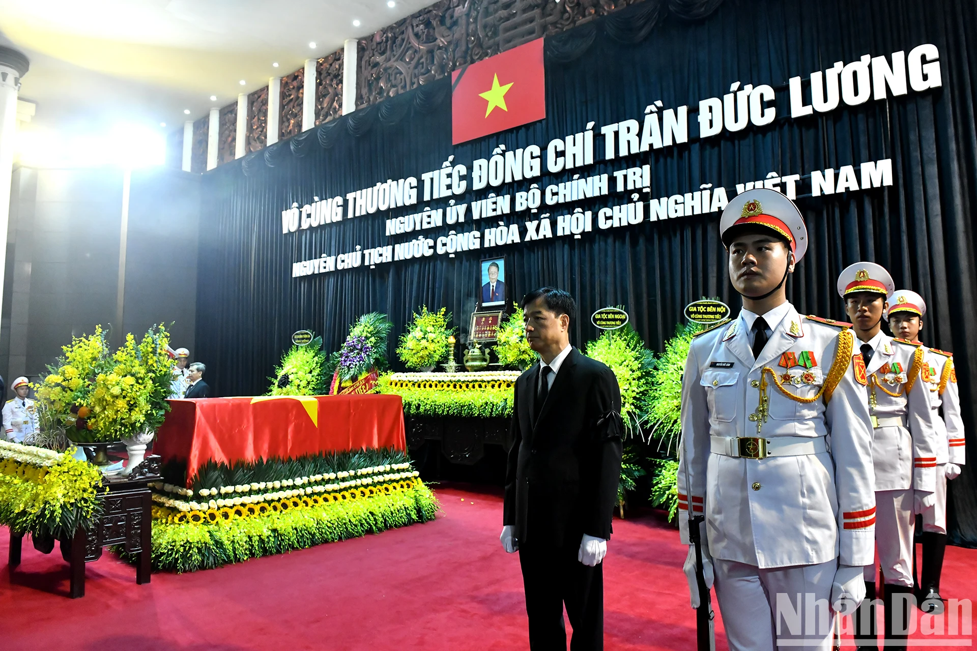 [Ảnh] Lãnh đạo Đảng và Nhà nước viếng nguyên Chủ tịch nước Trần Đức Lương ảnh 22