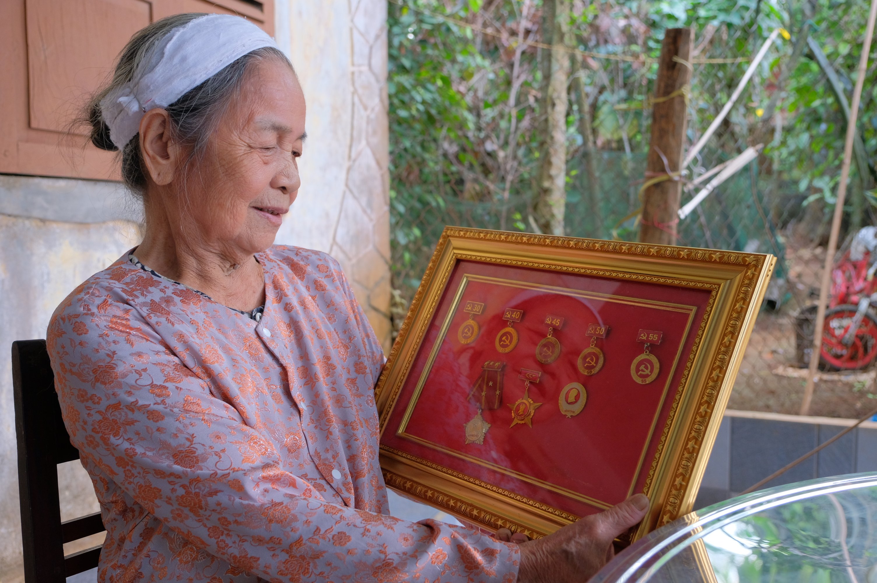 Female Deputy Commune Captain Vinh Thanh and the 12.7mm battlefield in 1968