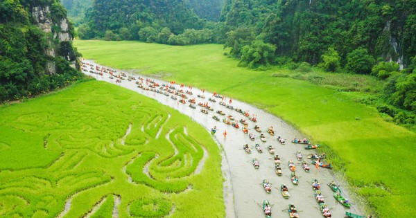 Tôn vinh vẻ đẹp thiên nhiên kỳ thú của Tràng An qua Tuần du lịch Ninh Bình