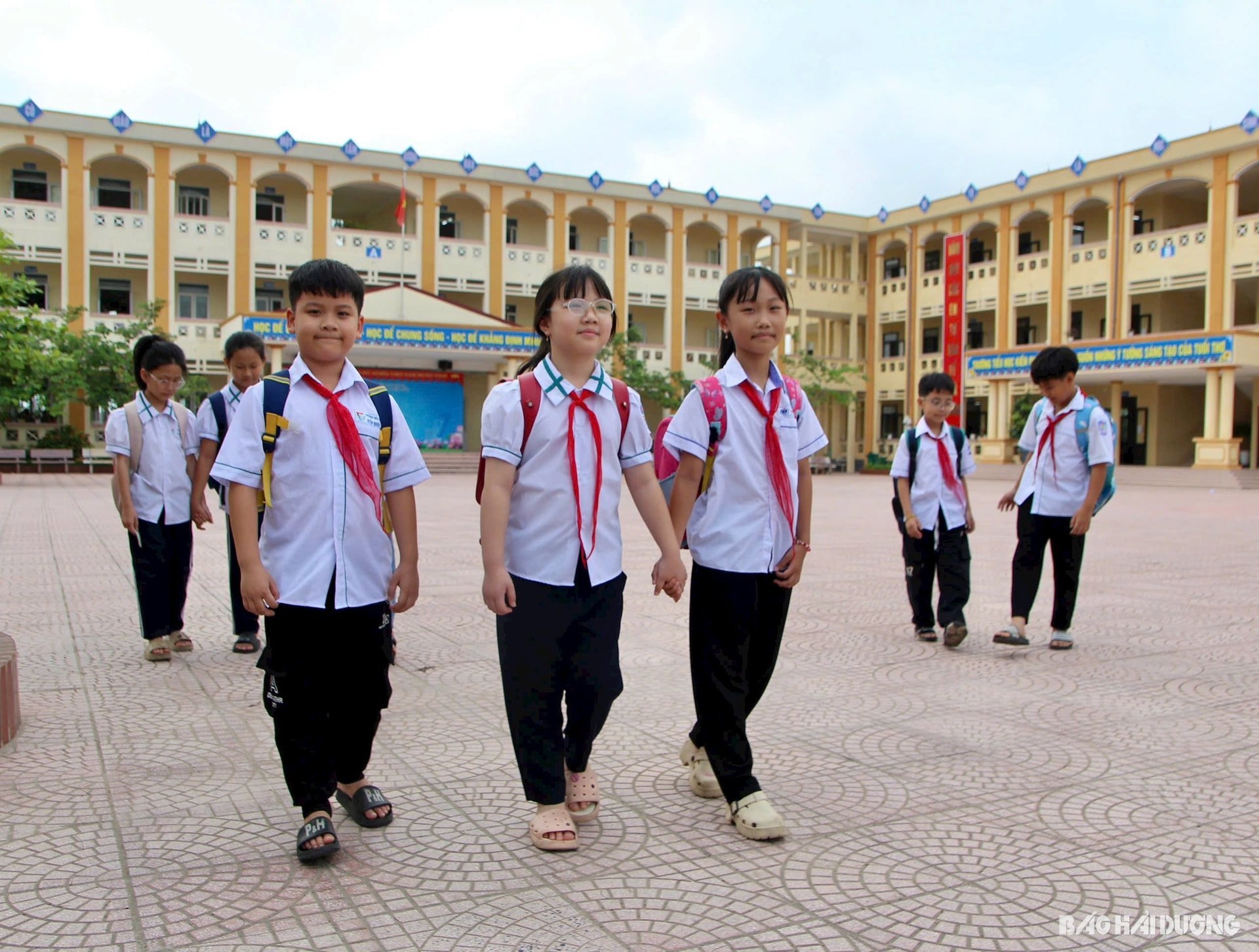 co-so-vat-chat-khang-trang.jpg