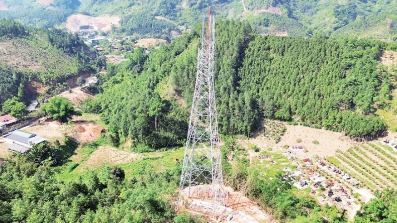 Trên công trường đường dây 500 kV Lào Cai-Vĩnh Yên ảnh 4