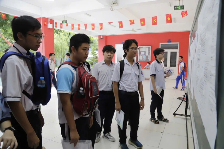 lớp 10 - Ảnh 3.