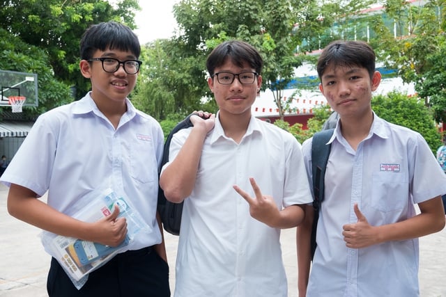 Thi lớp 10 Trường Phổ thông Năng khiếu: Có phần thi khiến nhiều thí sinh gặp khó - Ảnh 2.