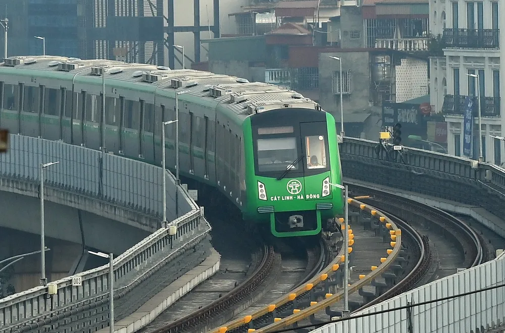 El tren Cat Linh-Ha Dong aún presenta situaciones de perforación en su primer año de operación