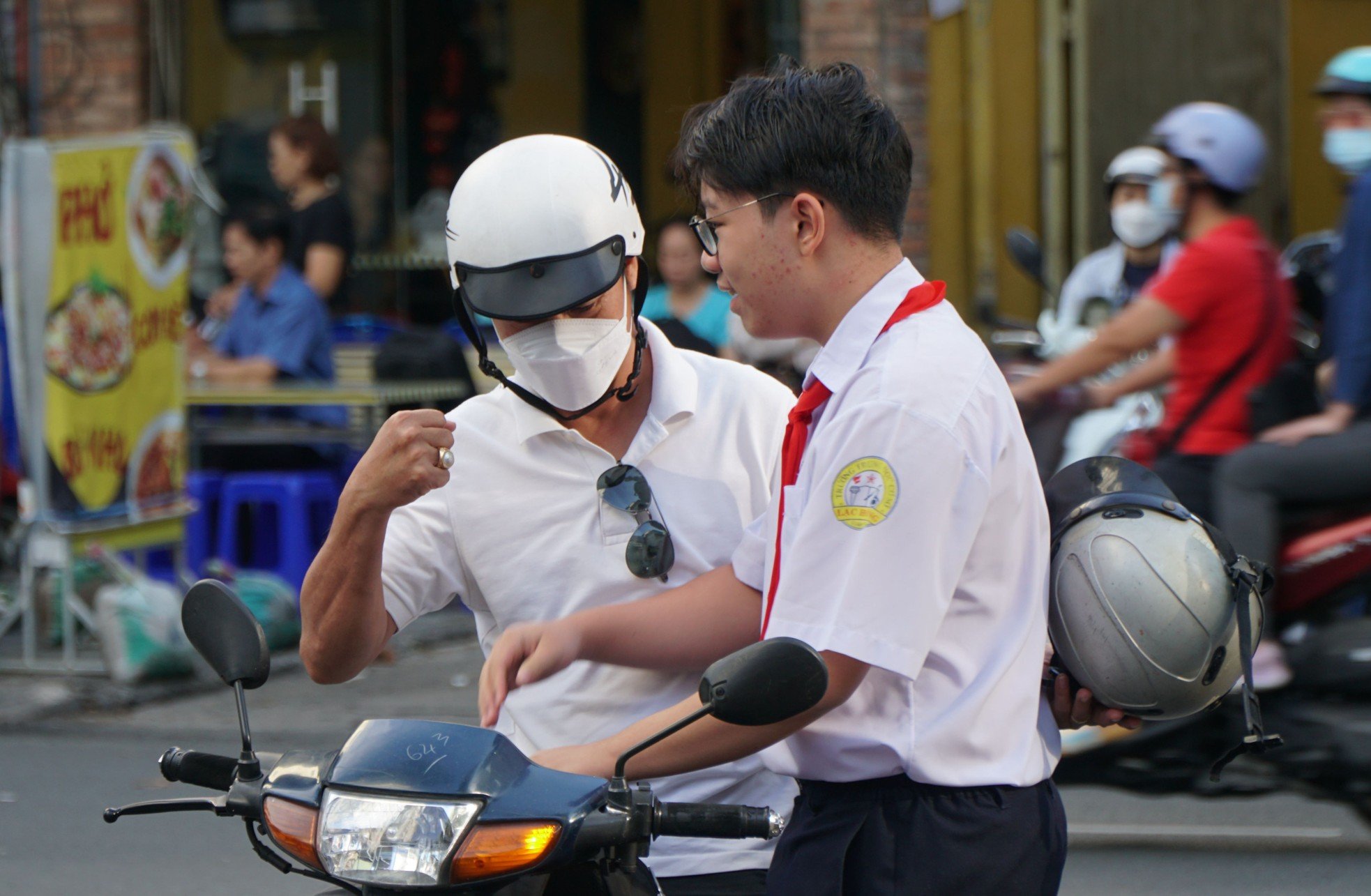 Hàng nghìn học sinh tranh suất vào trường chuyên tốp đầu TPHCM ảnh 10