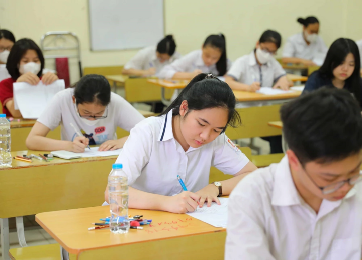 Năm nay, gần 30.000 học sinh tại Hà Nội không có chỗ vào lớp 10 công lập. (Ảnh minh hoạ)