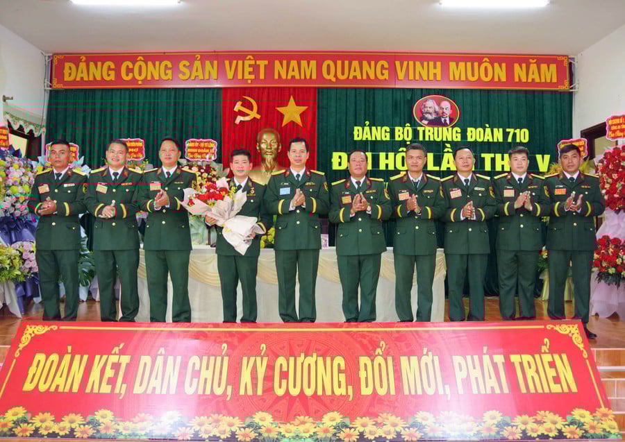 lanh-dao-binh.jpg