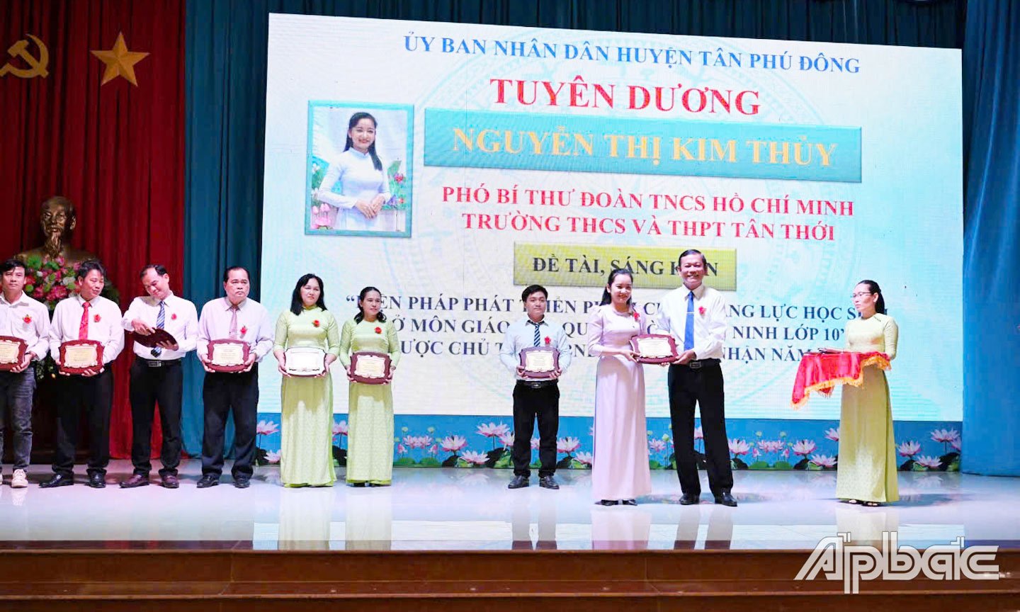 Ms. Thuy was commended by the People's Committee of Tan Phu Dong district for her innovative project 