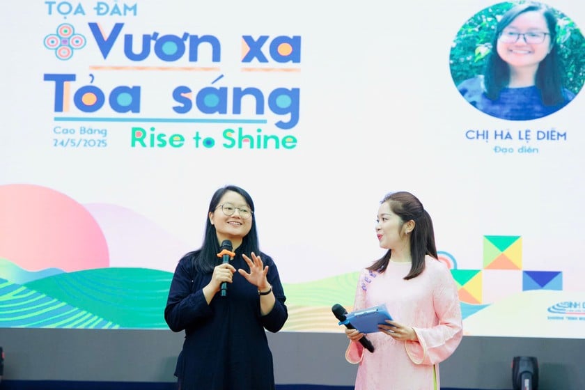 Hà Lệ Diễm – nữ đạo diễn trẻ người Tày, người đã giành được giải “Đạo diễn xuất sắc nhất” tại Liên hoan phim tài liệu quốc tế Amsterdam 2021 chia sẻ tại sự kiện.