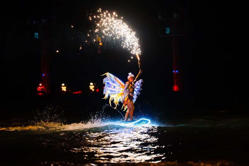 Show diễn jetski bắn pháo hoa tại Cát Bà vượt qua vòng thẩm định Guinness, xác lập hai kỷ lục thế giới trên biển