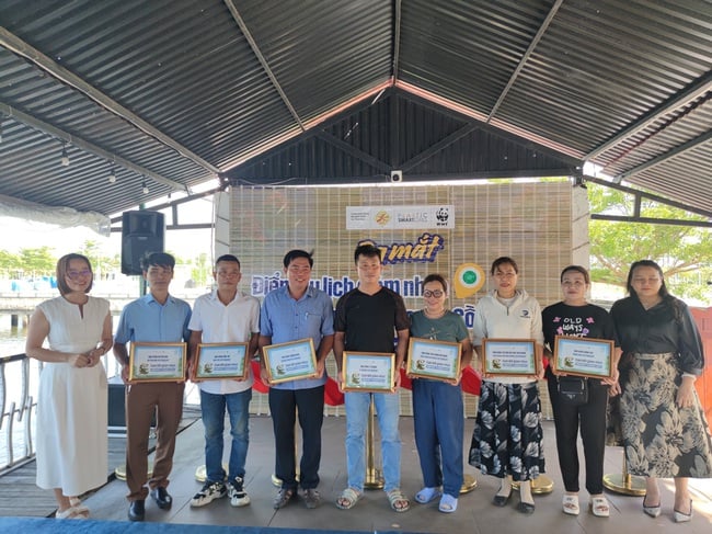 Hình thành các điểm du lịch kiểu mẫu giảm nhựa tại phá Tam Giang - Ảnh 2.