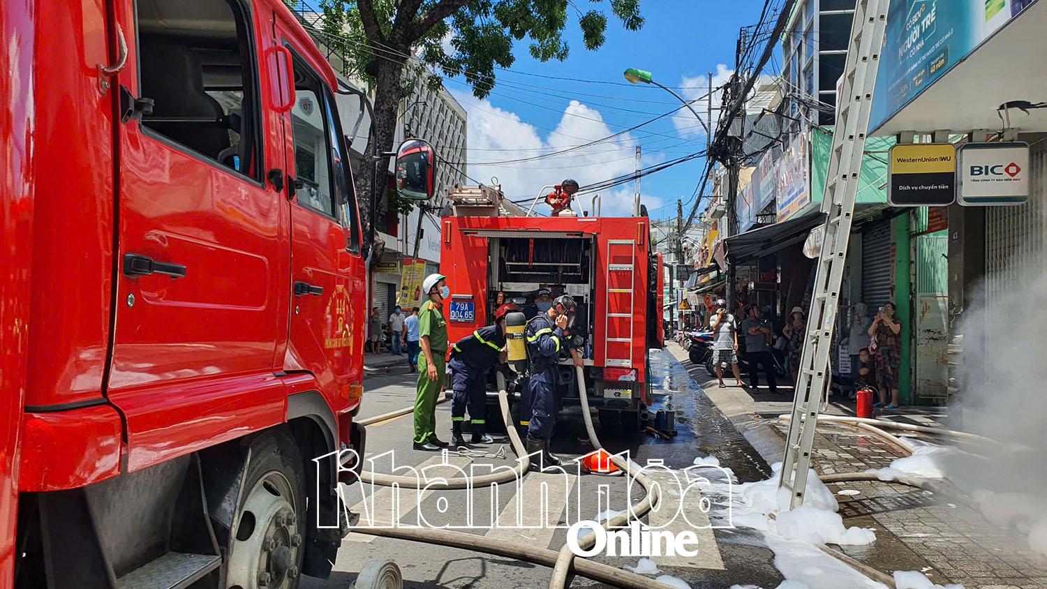 Professional fire fighting force promptly arrived at the scene.