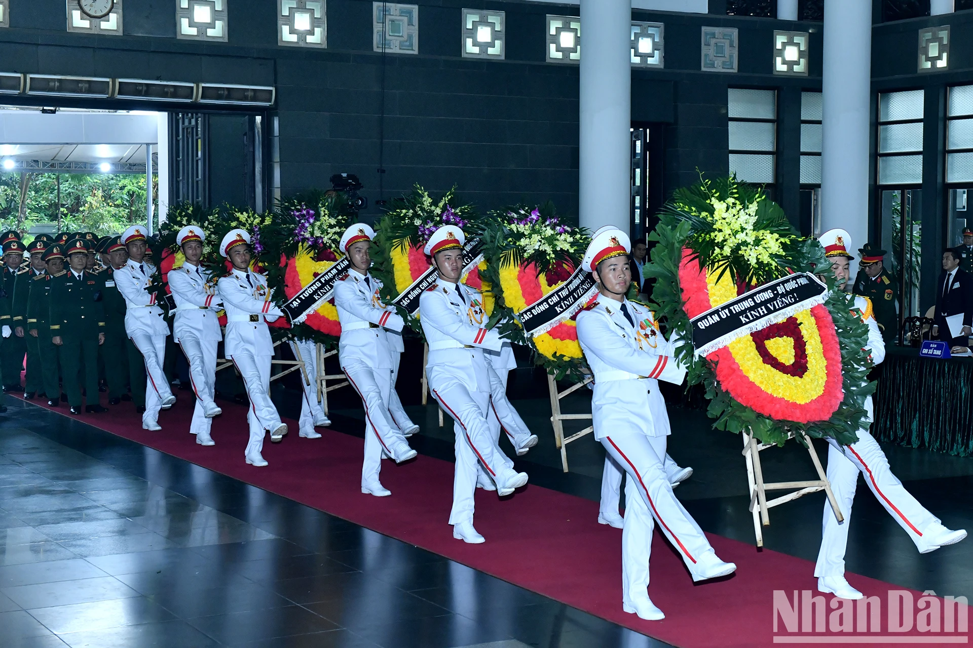[Ảnh] Lãnh đạo Đảng và Nhà nước viếng nguyên Chủ tịch nước Trần Đức Lương ảnh 16